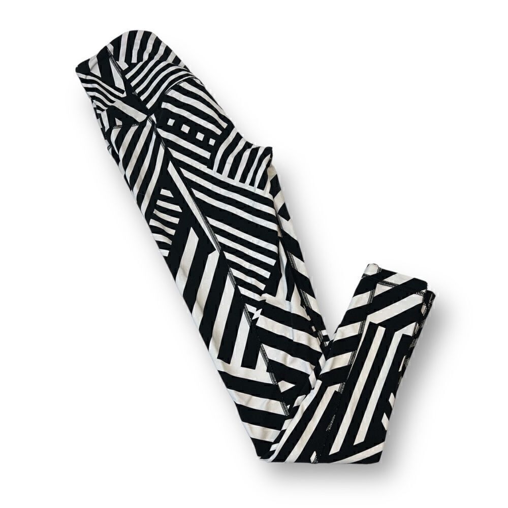 Victoria’s Secret Sport Geometric Leggings Size Extra Small